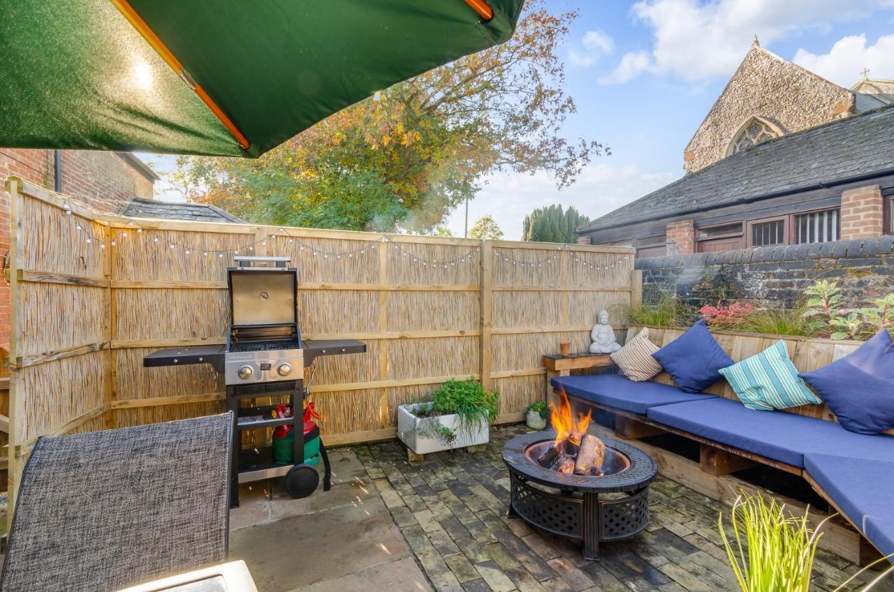 Hayloft And Shepherds Hut In Norfolk Broads With Fire Pit And Bbq From Ginger And Gold Ranworth Zewnętrze zdjęcie