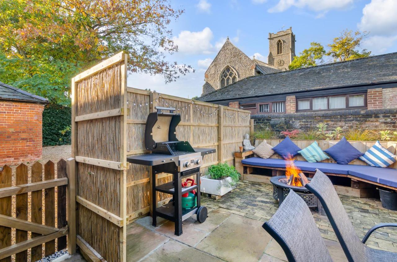 Hayloft And Shepherds Hut In Norfolk Broads With Fire Pit And Bbq From Ginger And Gold Ranworth Zewnętrze zdjęcie